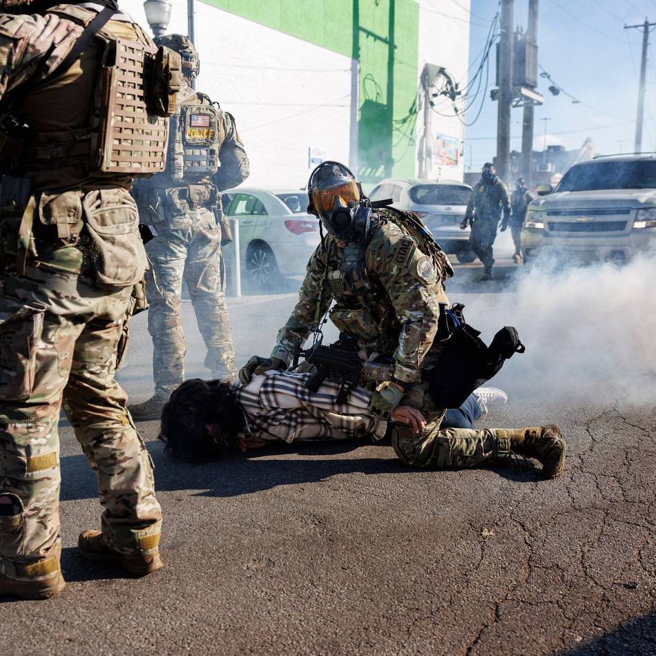 Tränengas und Gewalt gegen Bürger: Trump gehen harte ICE-Razzien noch nicht weit genug