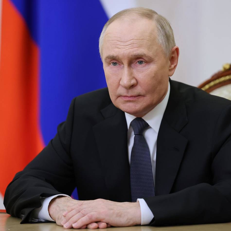 Gezielte Angriffe auf Häfen: Ukrainische Drohnen verursachen Feuer auf Öltanker