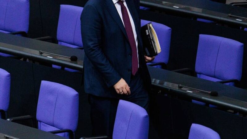 Deutsch-chinesischer Finanzdialog: Diplomatischer Drahtseilakt: Vizekanzler Klingbeil reist nach China