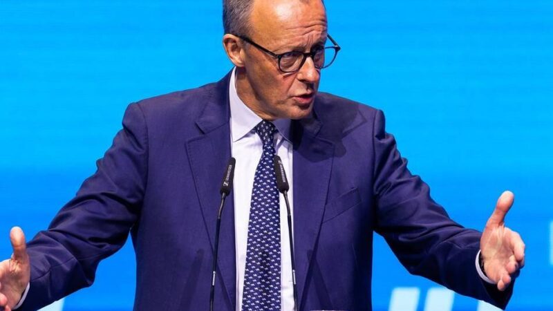 Beim Deutschlandtag in Rust: Die Junge Union zeigt dem Kanzler die eiskalte Schulter