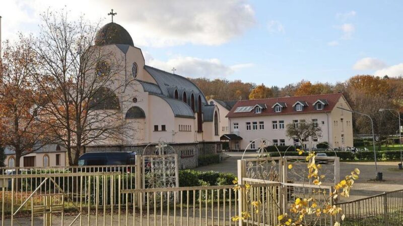 Nach Fund eines Säuglings vor Kloster: Was Behörden tun, wenn ein Findelkind entdeckt wird