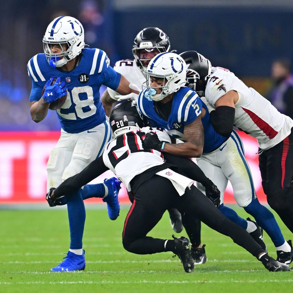 American Football: Über 70.000 Fans: Colts gewinnen NFL-Show in Berlin