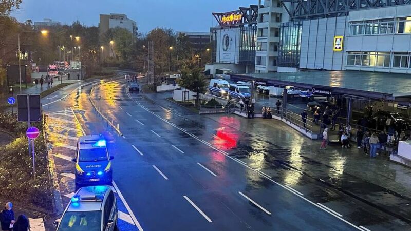 Acht Verletzte in Einkaufszentrum: Polizeieinsatz im Frankfurter Nordwestzentrum nach Knallgeräuschen