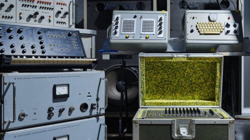 Auktion: Nachlass von Kraftwerk-Mitbegründer in den USA versteigert