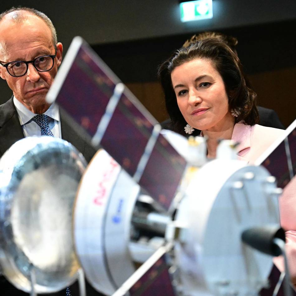 Vor der Ministerratskonferenz: Bär verspricht mehr Ausgaben für Europäische Weltraumorganisation