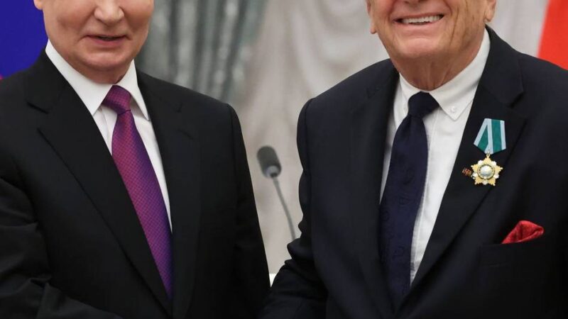 Russischer Nationalfeiertag: Pianist Justus Frantz erhält Freundschaftsorden von Putin