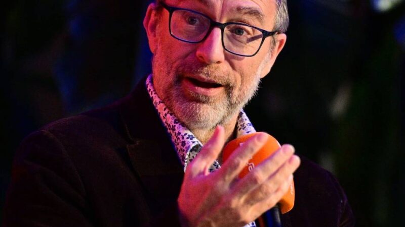 Buchvorstellung in Berlin: Wikipedia-Gründer widerspricht Musk – keine linke Übernahme