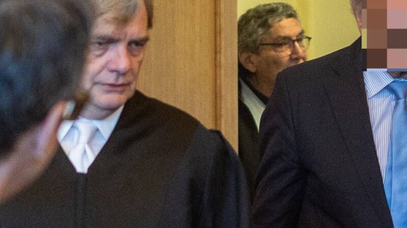 Landgericht Krefeld: Urteil wohl erst im Dezember: Erster Angeklagter im KFC-Prozess darf gehen