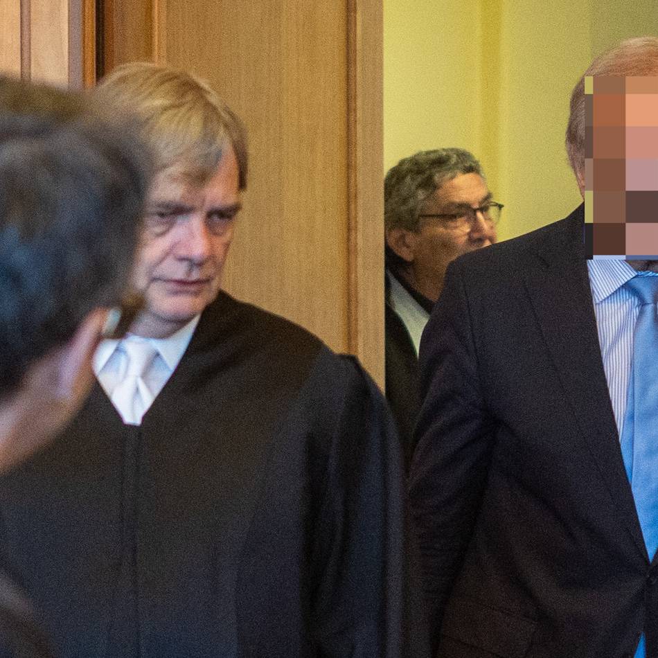 Landgericht Krefeld: Urteil wohl erst im Dezember: Erster Angeklagter im KFC-Prozess darf gehen