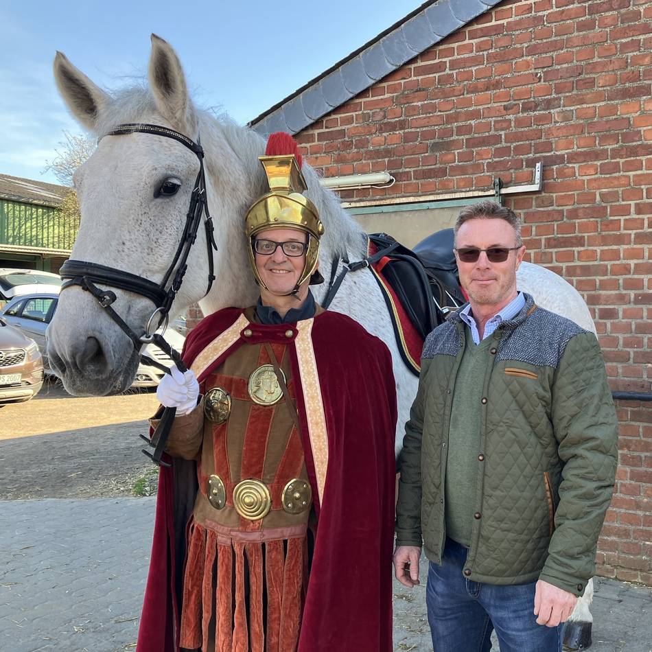 Brauchtum in Meerbusch: Als Sankt Martin bringt er Kinderaugen zum Leuchten