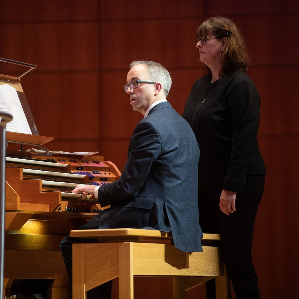 Toccata-Konzert in Duisburg: Very british und klangprächtig – Simon Johnson an der Eule-Orgel