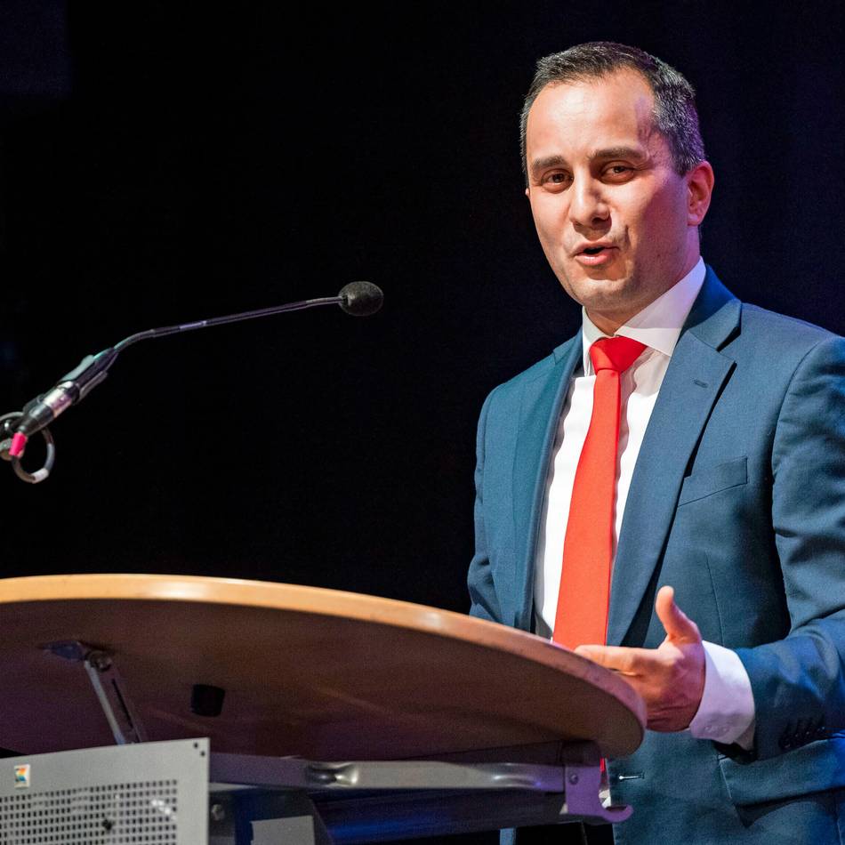 Parteitag der Duisburger SPD: Mahmut Özdemir mit knapper Mehrheit zum Parteivorsitzenden gewählt