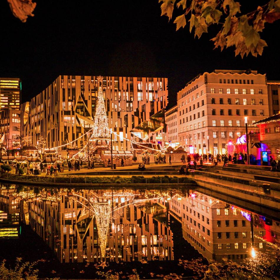 Singen, Lichtspiel und Winterdorf: Fünf besondere Neuheiten auf dem Düsseldorfer Weihnachtsmarkt