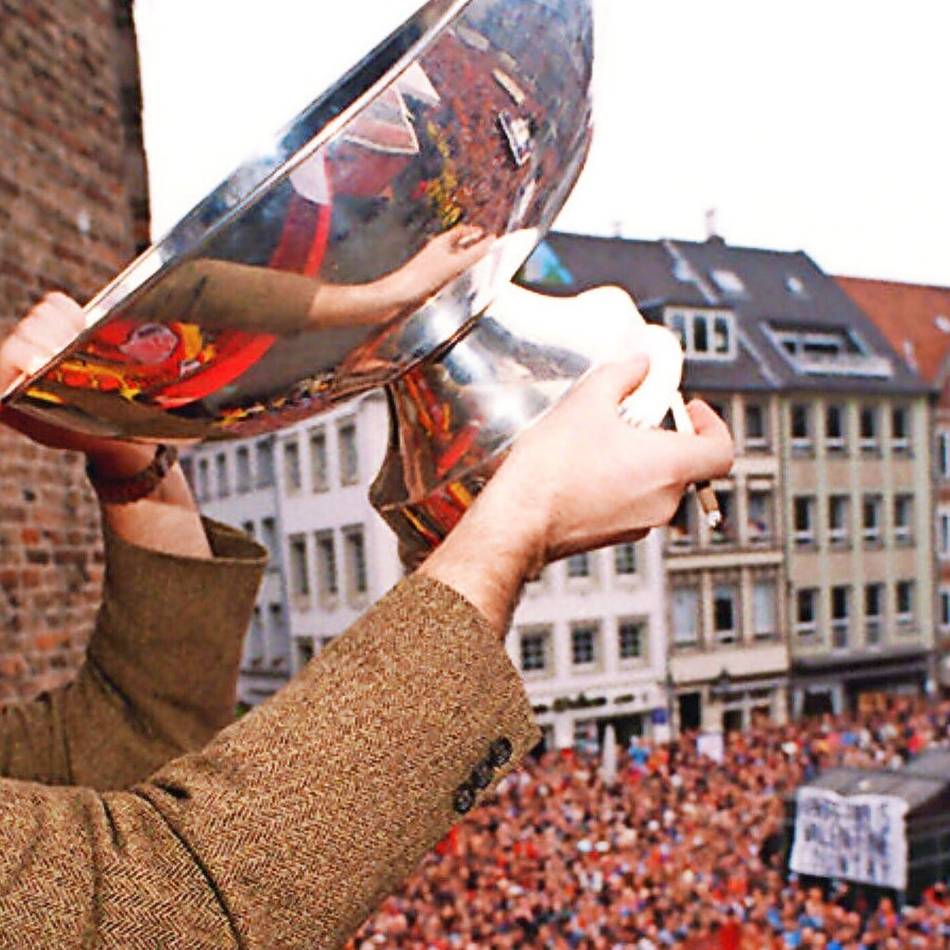 Glorreiche Vergangenheit, herausfordernde Gegenwart:  „Wir schulden es der Stadt“ – DEG zum 90. Geburtstag im Neuaufbau