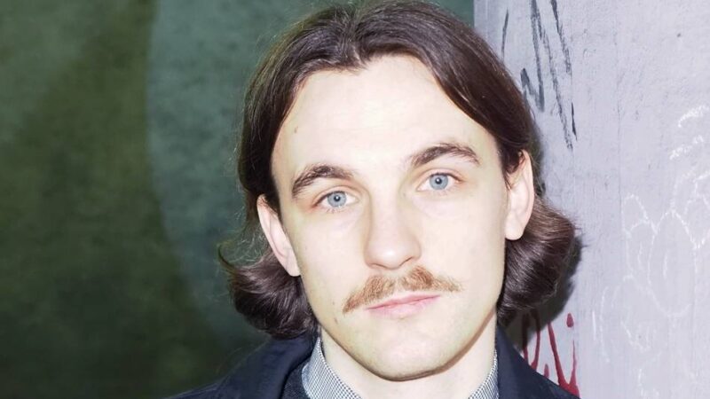 Autor aus Düsseldorf: Kaleb Erdmann für Buch über Amoklauf erneut ausgezeichnet