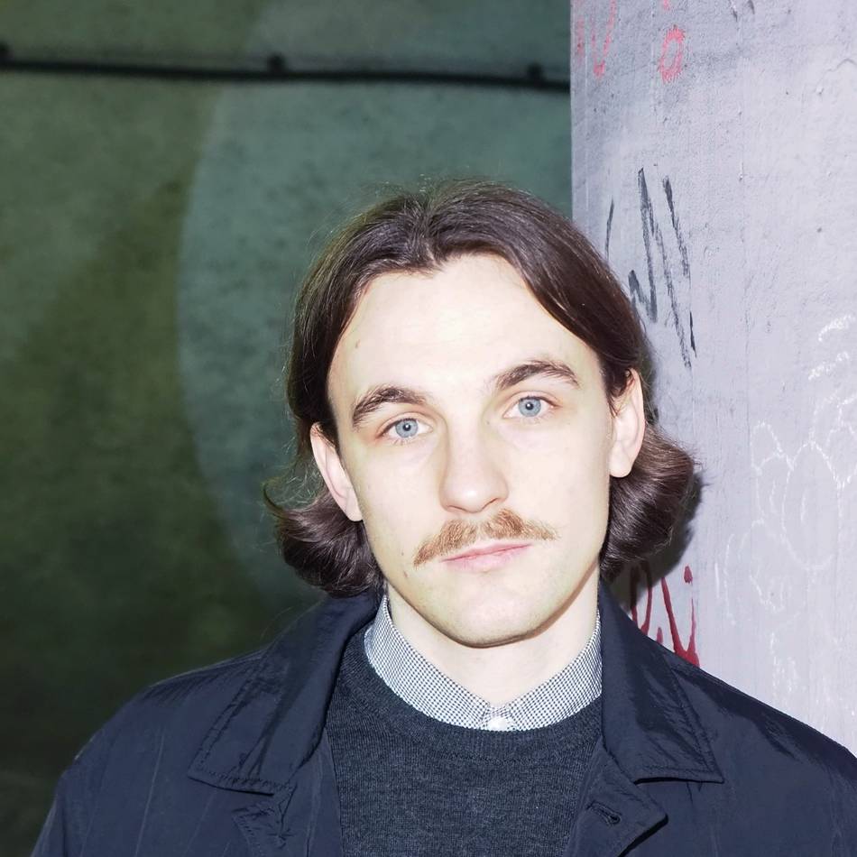 Autor aus Düsseldorf: Kaleb Erdmann für Buch über Amoklauf erneut ausgezeichnet