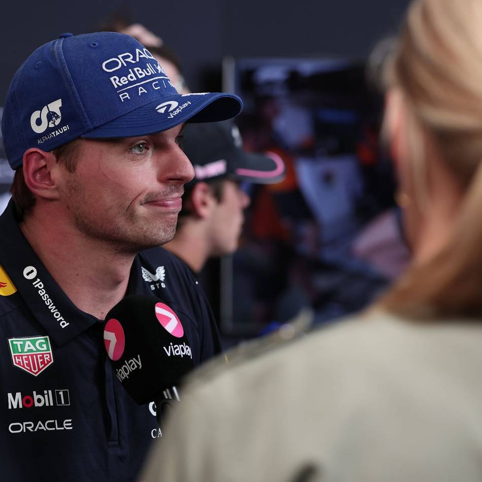 Volles Risiko: Verstappen startet nach Regelbruch aus der Boxengasse