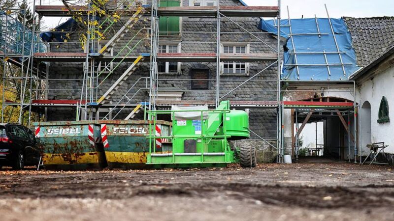 Es wird an der Restaurierung gearbeitet in Mettmann: Gut Heresbach hat neue Eigentümer