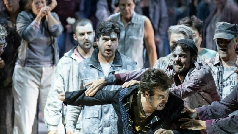 Übernahmepremiere in Duisburg: Die Oper mit dem Gefangenenchor