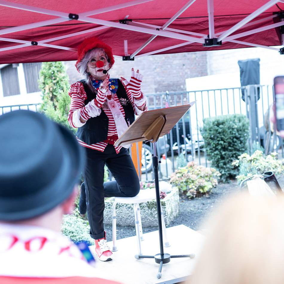 Karneval in Eller: Gelungenes Hoppeditz-Comeback von Ute Ast