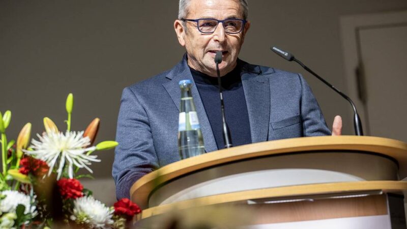 Klaus Allofs über Erfolg bei Fortuna: „Wir sollten uns durch das Tief nicht von unserem Weg abbringen lassen“