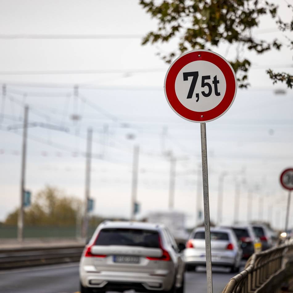 Verkehrsbehinderung in Düsseldorf: Fortschritt bei der Sanierung der Südbrücke