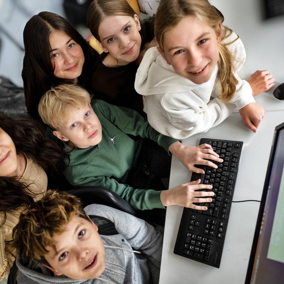 Partnerprojekt zwischen OHG und türkischer Schule: Wie Jugendliche aus Monheim und Istanbul KI auf die Probe stellen