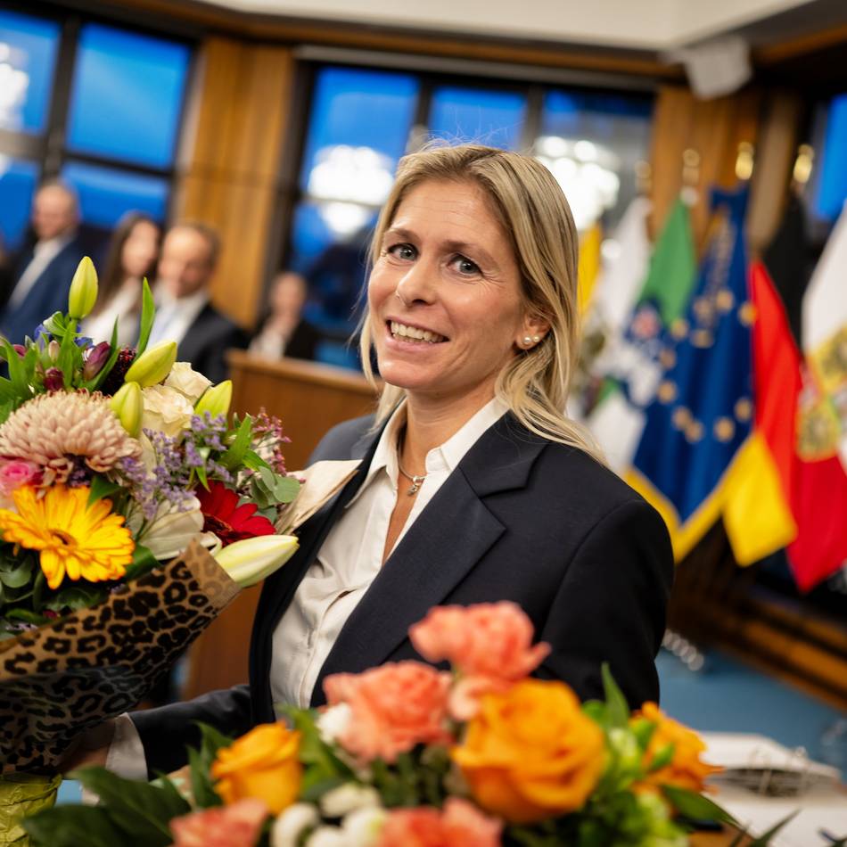 Monheim: Erste Ratssitzung mit Bürgermeisterin Wienecke markiert politischen Neubeginn