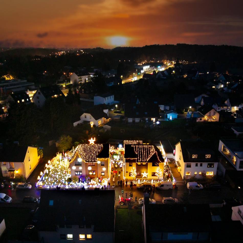In Langenfeld: Das Weihnachtshaus in Wiescheid leuchtet wieder