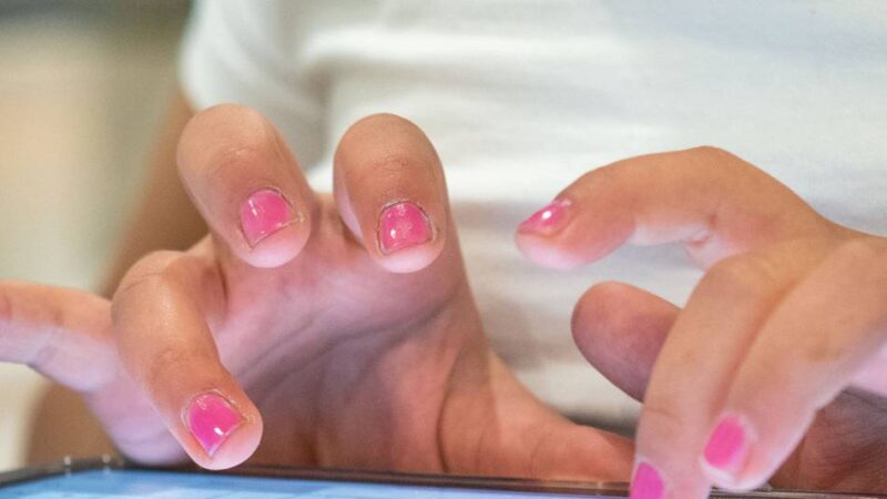 Von Cybergrooming bis Radikalisierung: Der Kinder- und Jugendschutz im Internet ist mangelhaft