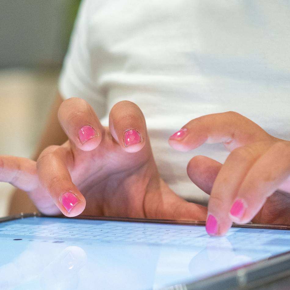 Von Cybergrooming bis Radikalisierung: Der Kinder- und Jugendschutz im Internet ist mangelhaft