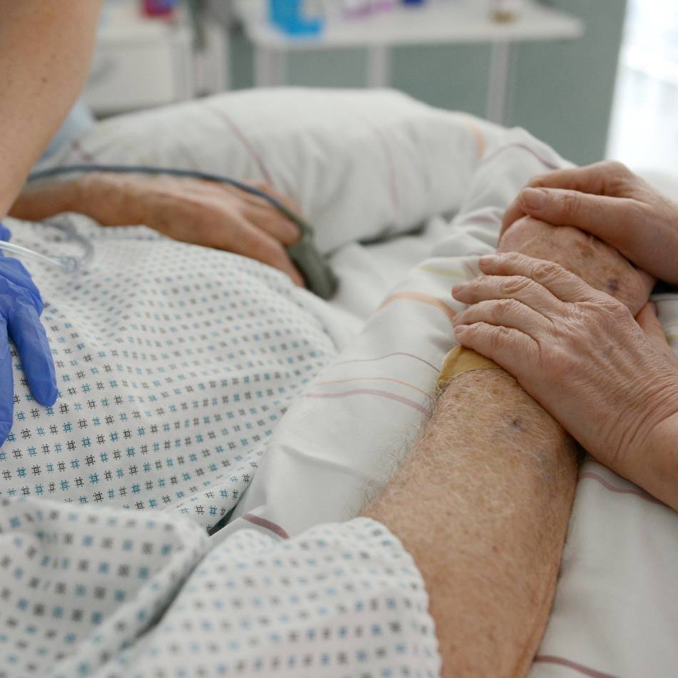 Ethische Fragen und der Kosten-Nutzen-Faktor: Was die Streeck-Debatte über teure Medizin am Lebensende lehrt