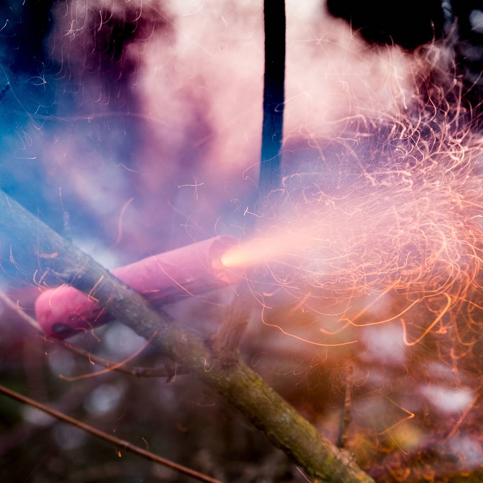 Unfälle mit Pyrotechnik in Duisburg: Jugendliche hantieren mit Böllern – schon vier Verletzte