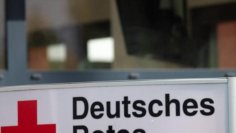 Rote Kreuz zeigt, worauf es bei der Sterbebegleitung ankommt: So klappt es mit der Letzten Hilfe