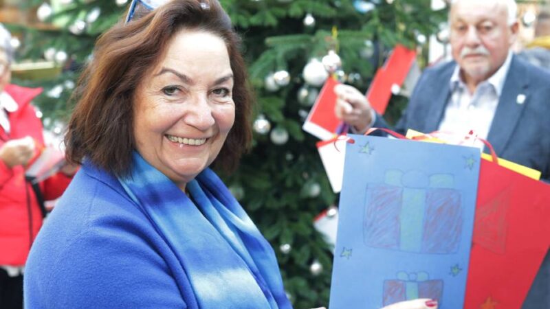 Aktion in Hilden: Der Wünschebaum macht Kinderwünsche wahr