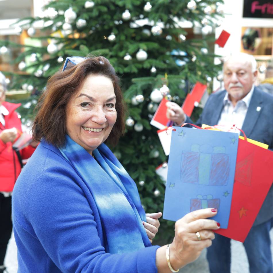 Aktion in Hilden: Der Wünschebaum macht Kinderwünsche wahr