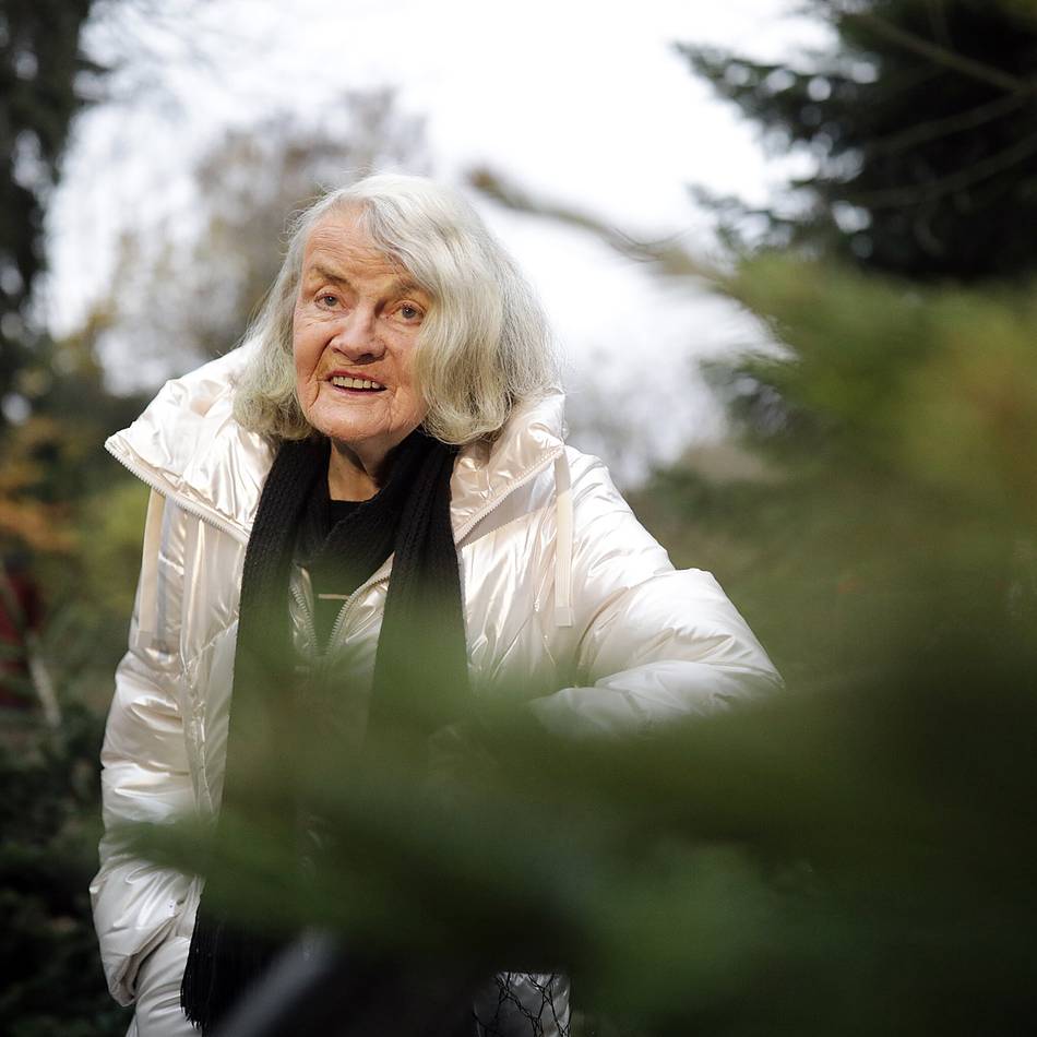 Für einen guten Zweck: Gerda Grenda verkauft wieder Weihnachtsbäume
