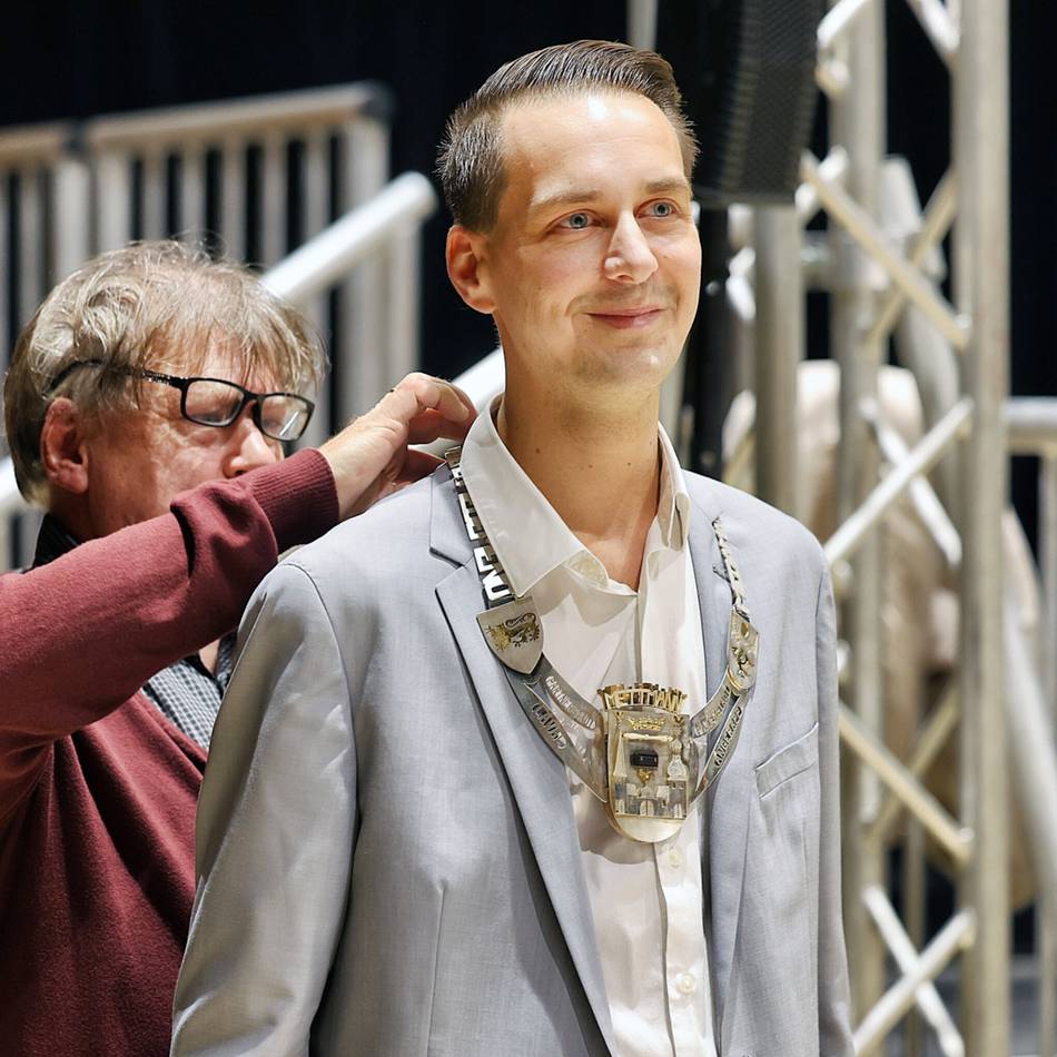 Der Mettmanner Stadtrat startet in seine neue Amtsperiode: André Bär als Bürgermeister vereidigt