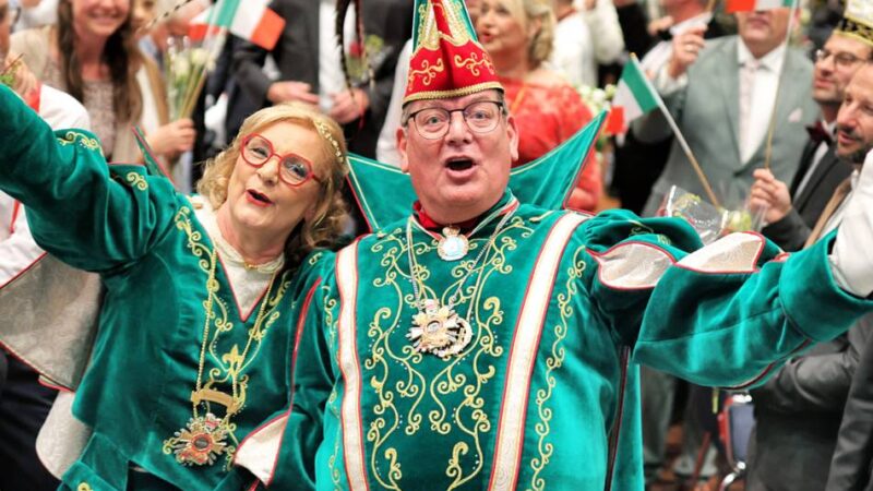 Dreifach-Proklamation in der Stadthalle: Hildens Jecke feiern ihre neuen Tollitäten