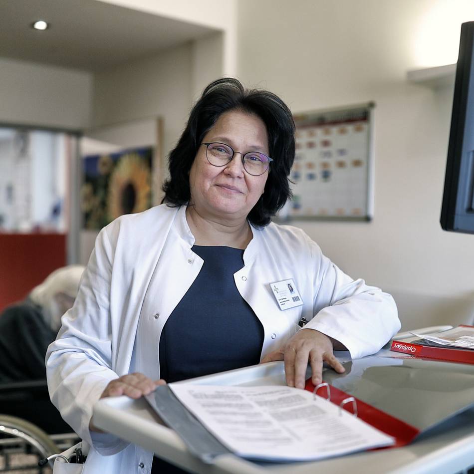 Gegen Langeweile auf geriatrischer Station in Mettmann: Das EVK sucht ehrenamtliche Alltagsbegleiter