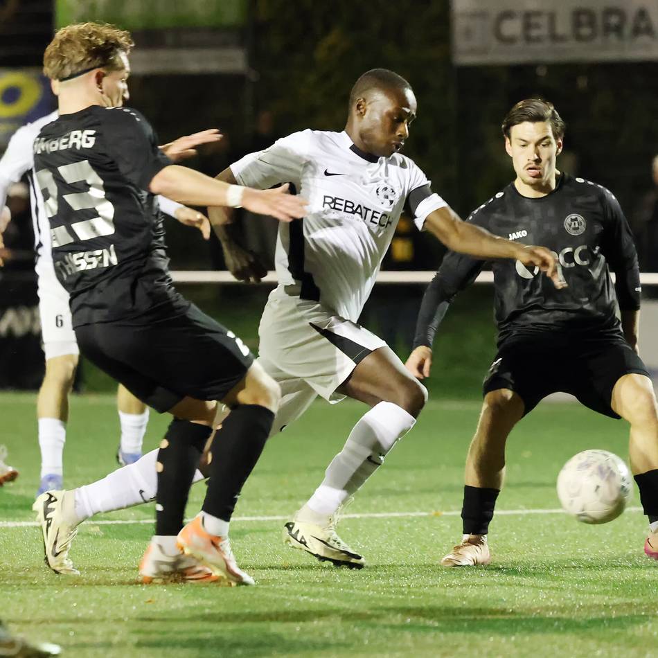Kampf bis zur letzten Minute: Pokaltraum des VfB 03 Hilden zerplatzt beim SC St. Tönis