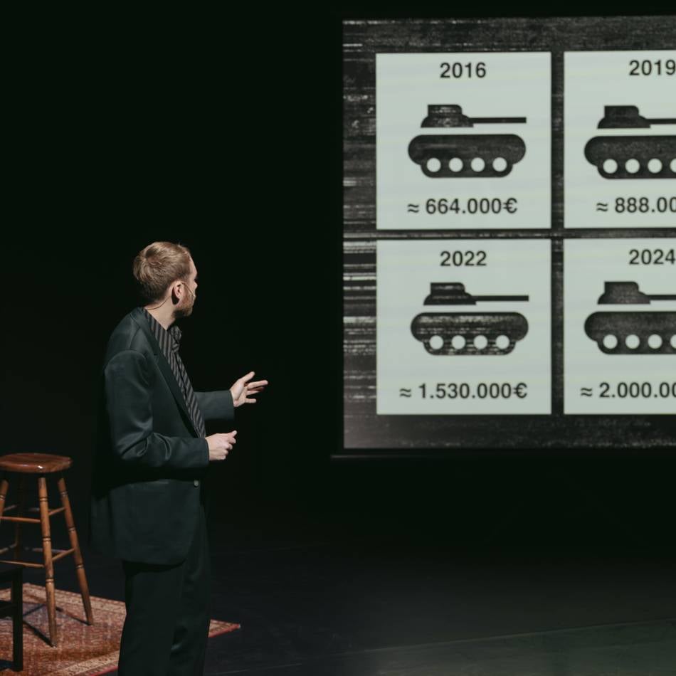 Kölner Schauspiel bringt Monolog zum Krieg in der Ukraine: „Krieg und Frieden“ macht es sich zu einfach