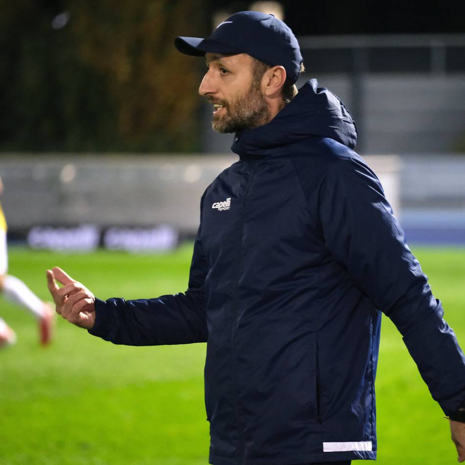 Nach Sieg über ETB Schwarz-Weiß Essen: 2:0 – jetzt muss Trainer Apfeld bei 04/19 zahlen