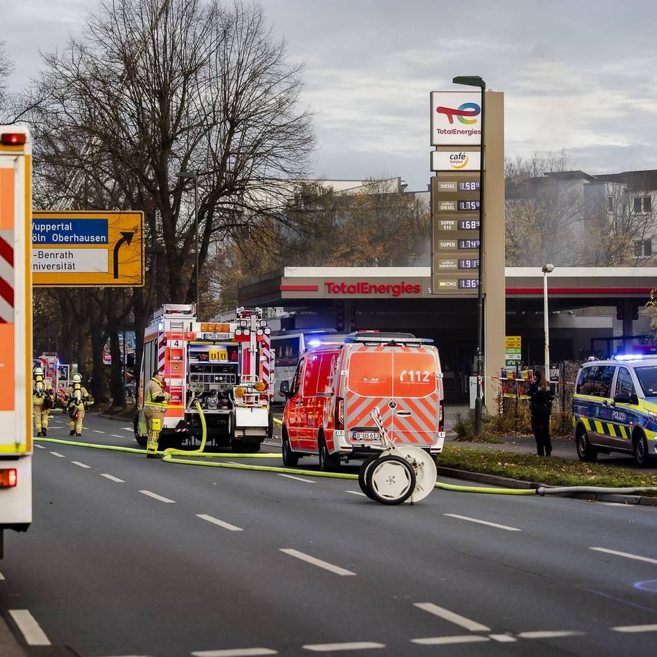 Feuerwehreinsatz in Düsseldorf: Brand an einer Tankstelle am Südring – lange Verkehrsstaus
