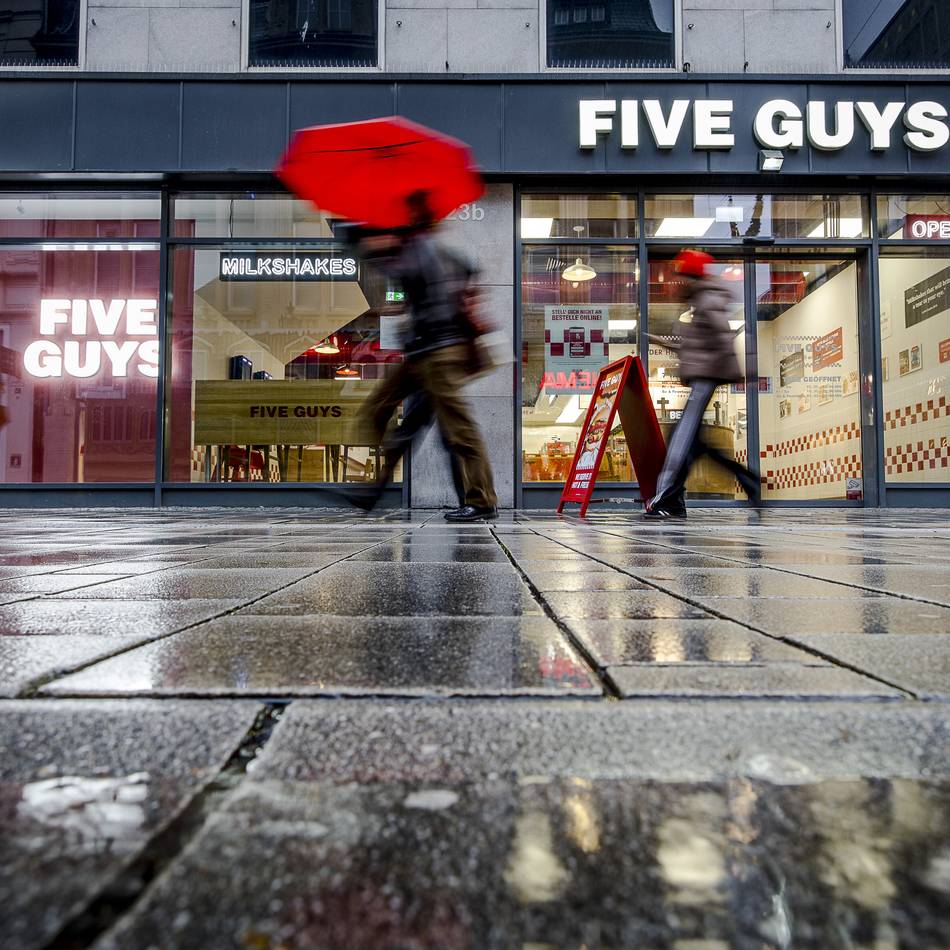 Burgerkette in Düsseldorf: Five Guys hat in Deutschland Verluste von mehr als 60 Millionen Euro angehäuft