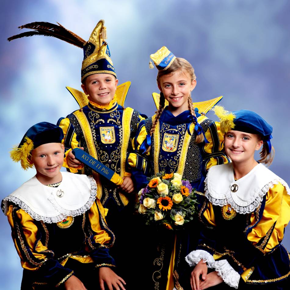 Winterbrauchtum in Düsseldorf: Karnevalsgesellschaft De 11 Pille startet in die Session