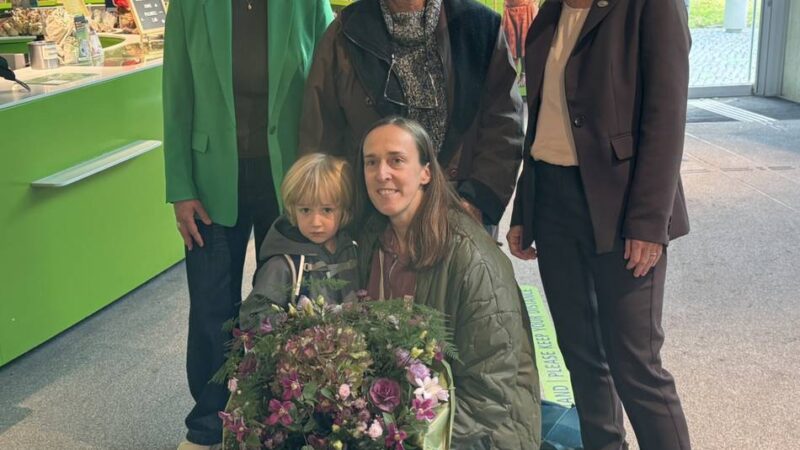 Familie Obst aus Düsseldorf bekam Blumen und ein Steinzeit-Aktionspack: Neanderthal Museum feiert die 4.444.444 Besucherin