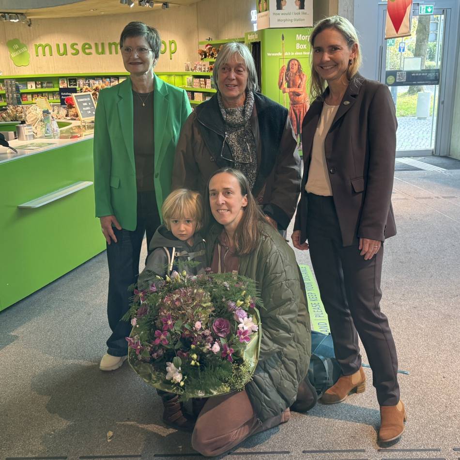 Familie Obst aus Düsseldorf bekam Blumen und ein Steinzeit-Aktionspack: Neanderthal Museum feiert die 4.444.444 Besucherin