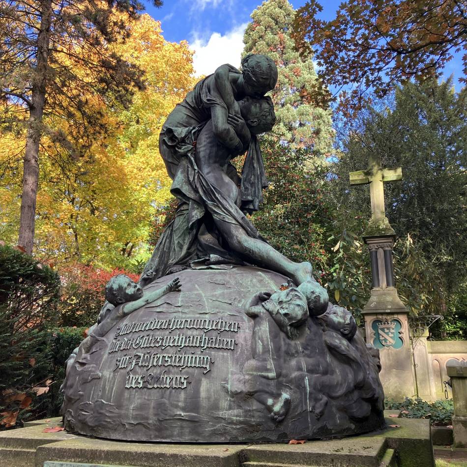 Düsseldorfer Nordfriedhof: Wie Grabmäler Trost spenden
