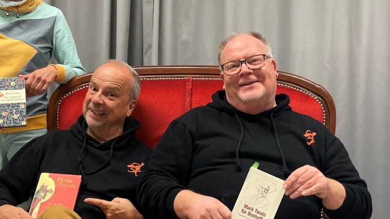 Lesung in der Stadtbibliothek Langenfeld: Die „Studiobühne“ verrät die Wahrheit über Adam und Eva